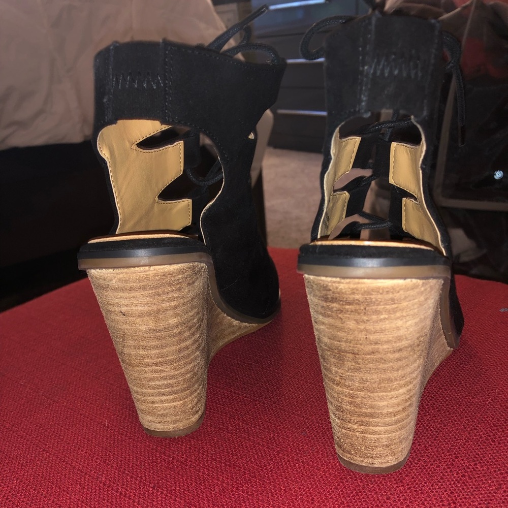 Heels - Picture 4 of 5